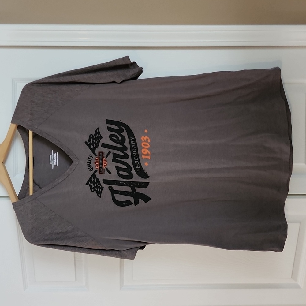 Woman's Harley Davidson Grey T-shirt. Size 2X